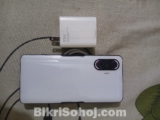 Redmi K40 Gaming 12/256.